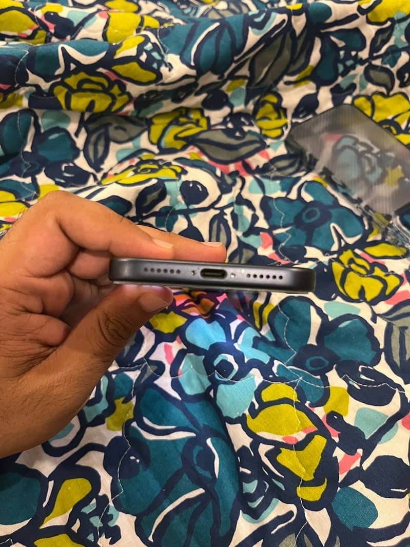 Apple iPhone 17 Pro Max 4