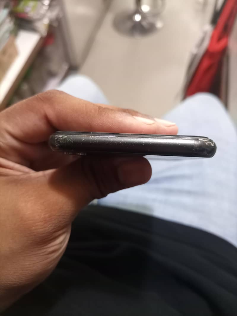 Apple iPhone X 3