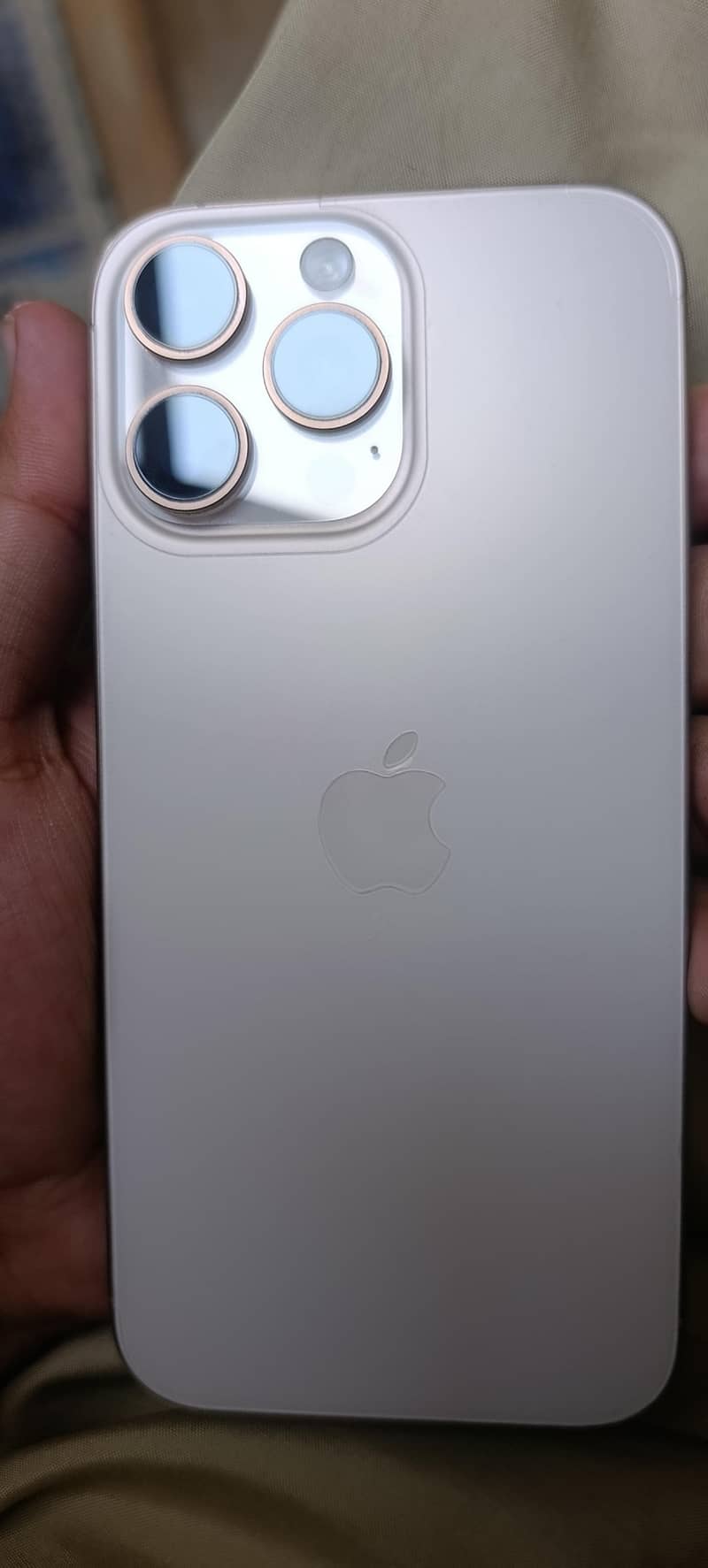 Apple iPhone 16 Pro Max 0