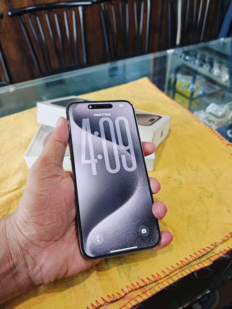 Apple iPhone 15 Pro Max 6