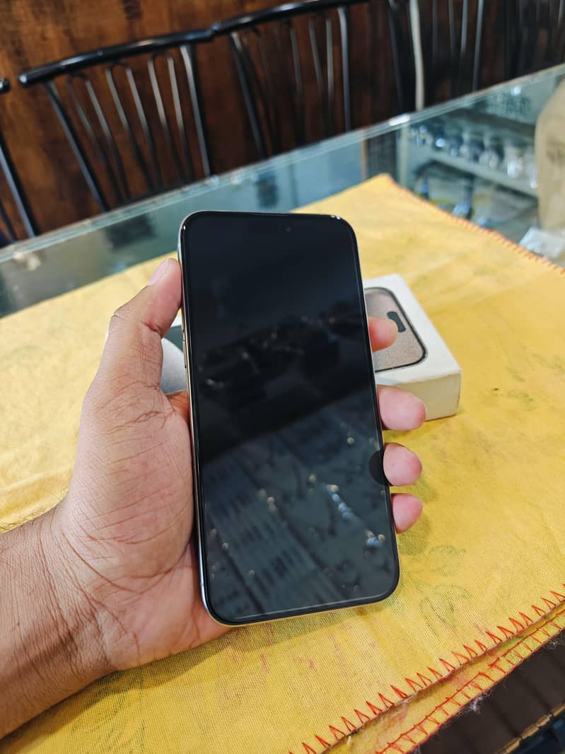 Apple iPhone 15 Pro Max 8