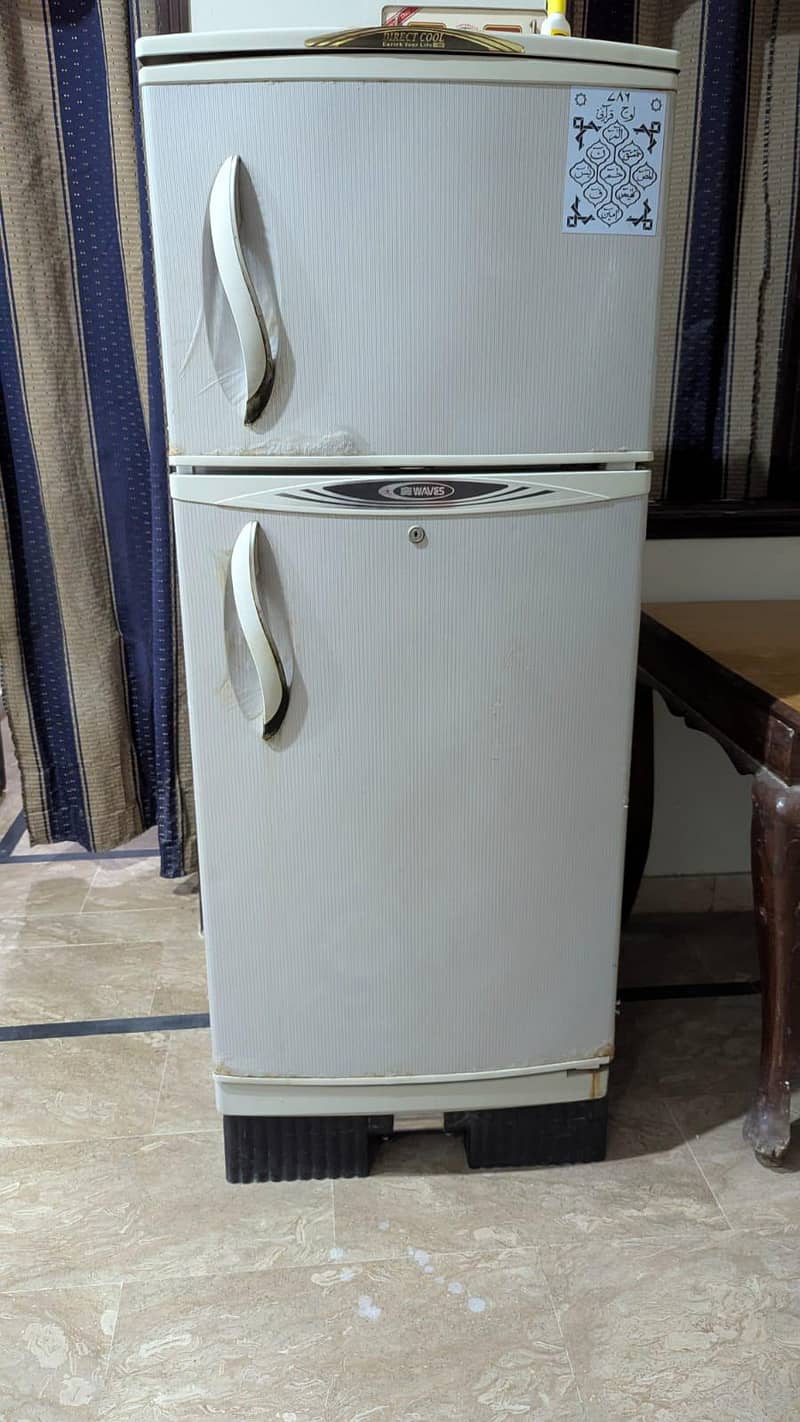 Waves fridge medium size 0