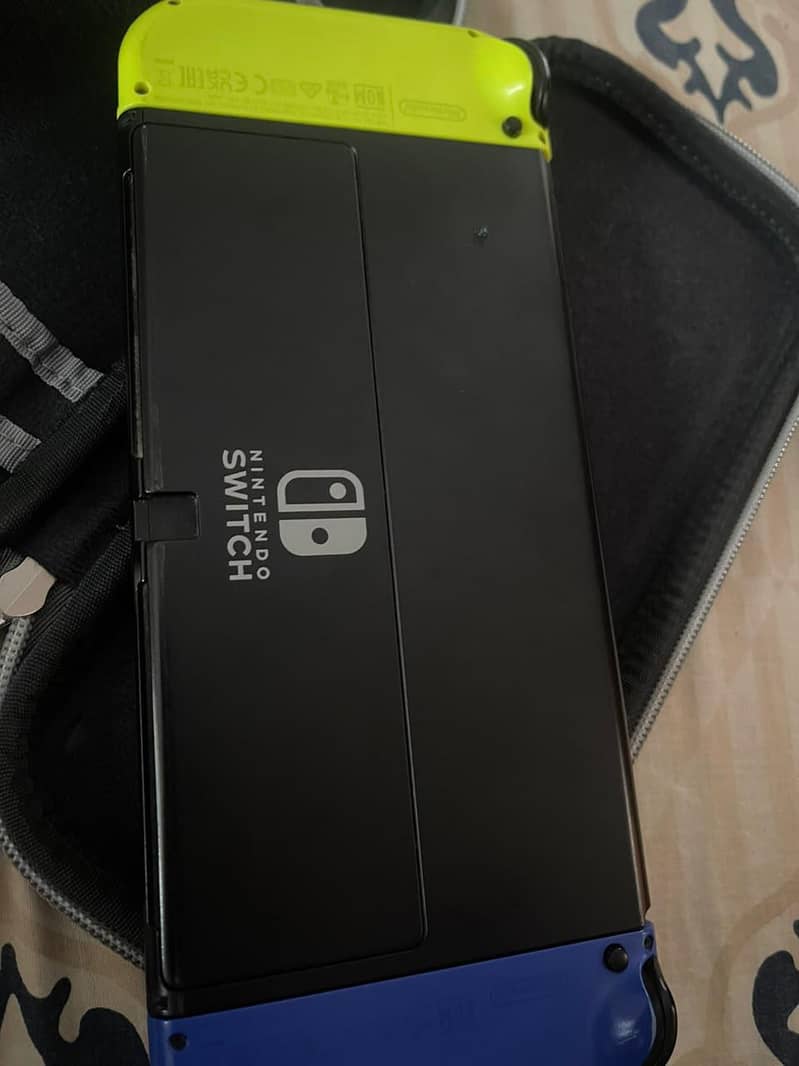 Nintendo Switch OLED model 1