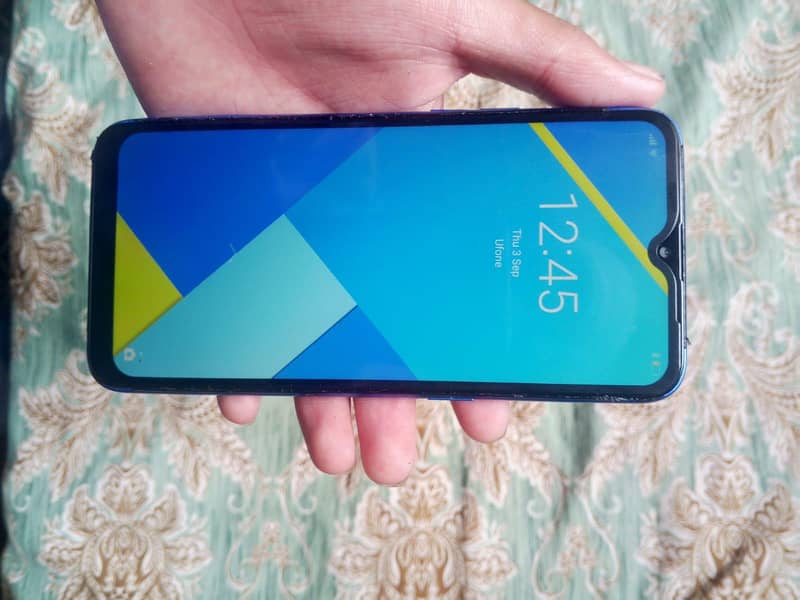 Realme C2 3