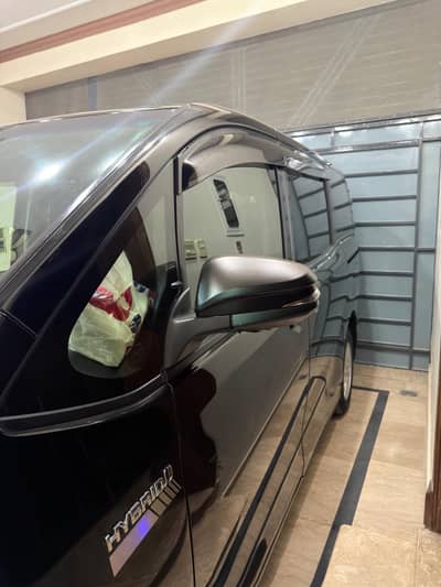 Toyota Voxy 2016
