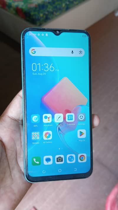 Tecno Spark 8C 4+4/128 with box charger