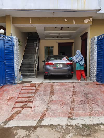 House for sale on queen road in shadab town
