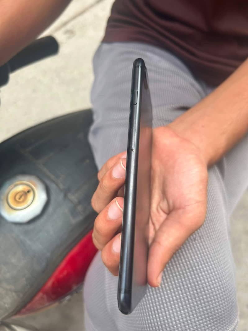 Apple iPhone 7 Plus 2