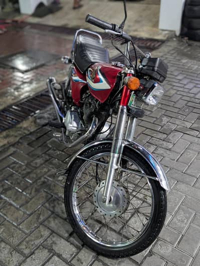 Honda CG 125 (2015 model) in good condition
