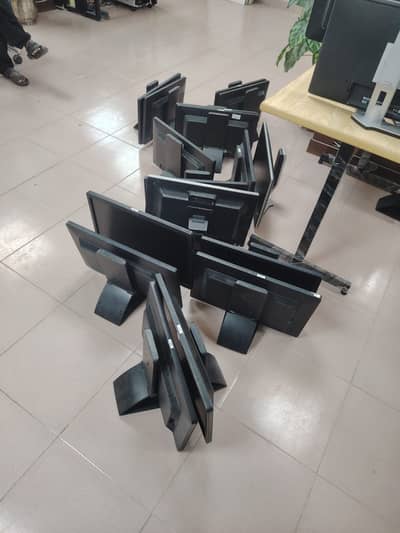 Used LCD of Computer 22 Inches (Wide)(Qty42)