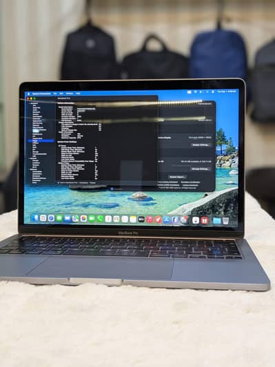 MacBook pro m2 16gb ram 512 gb SSD