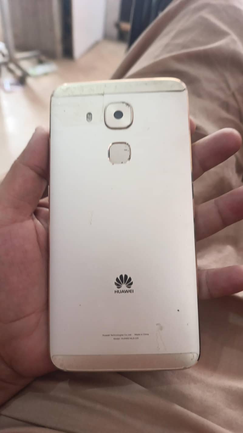 Huawei Nova Plus 1