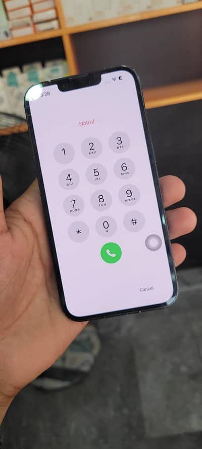Apple iPhone 13