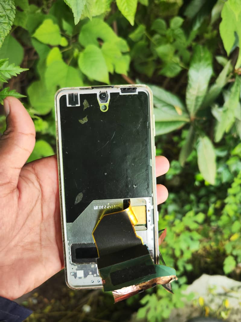 Sharp Aquos R2(Need panel) 1