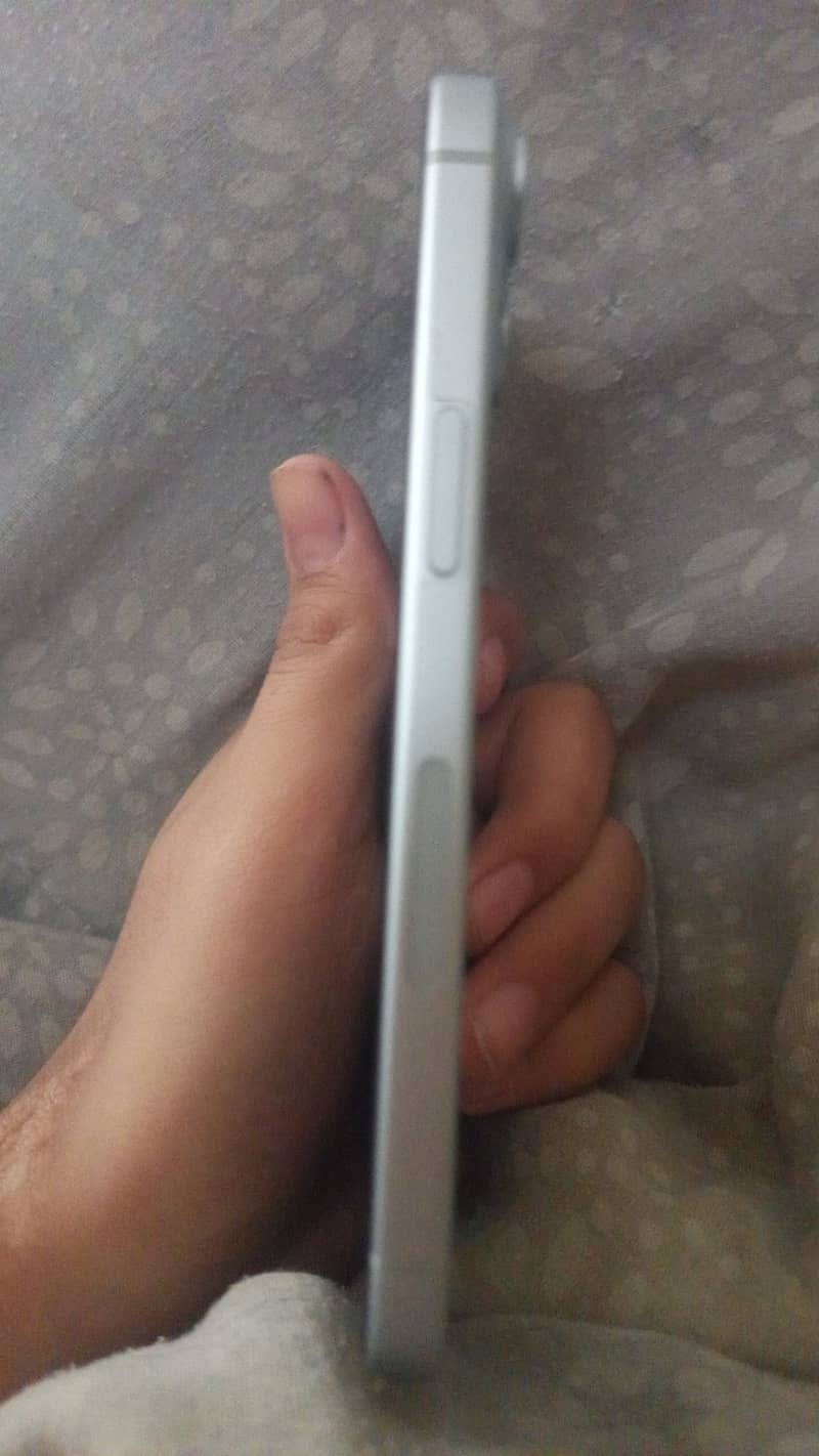 Apple iPhone 15 5