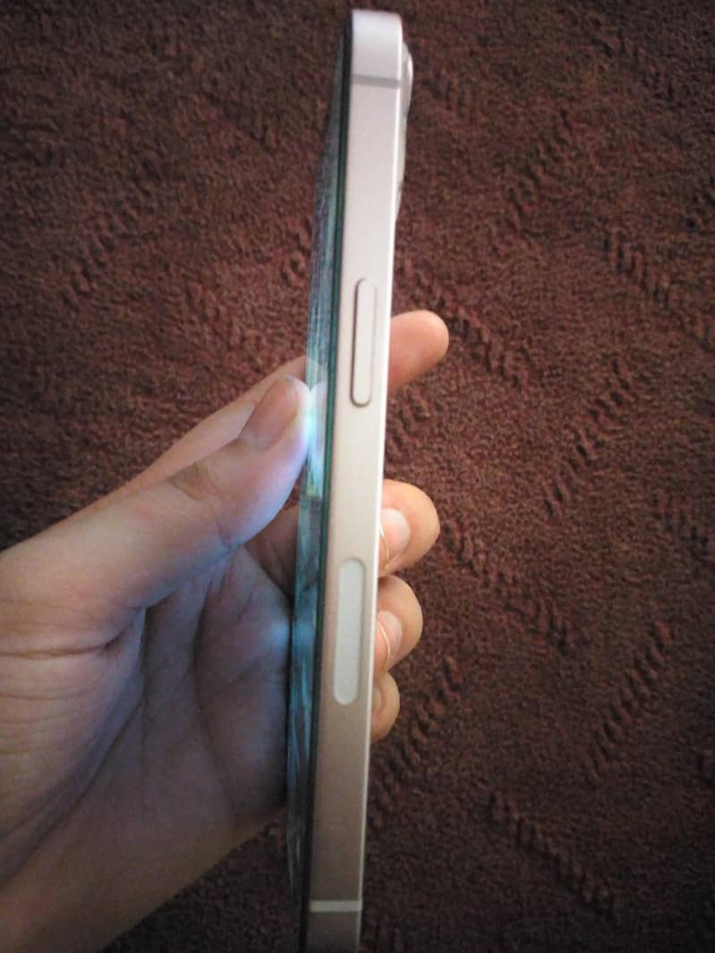 Apple iPhone 13 1