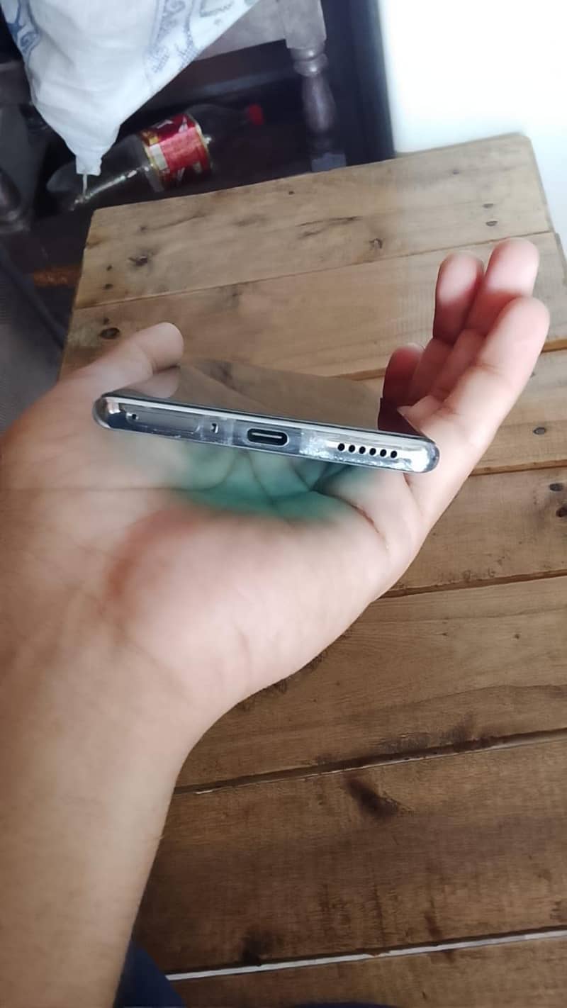 Tecno CAMON 40 Pro 1