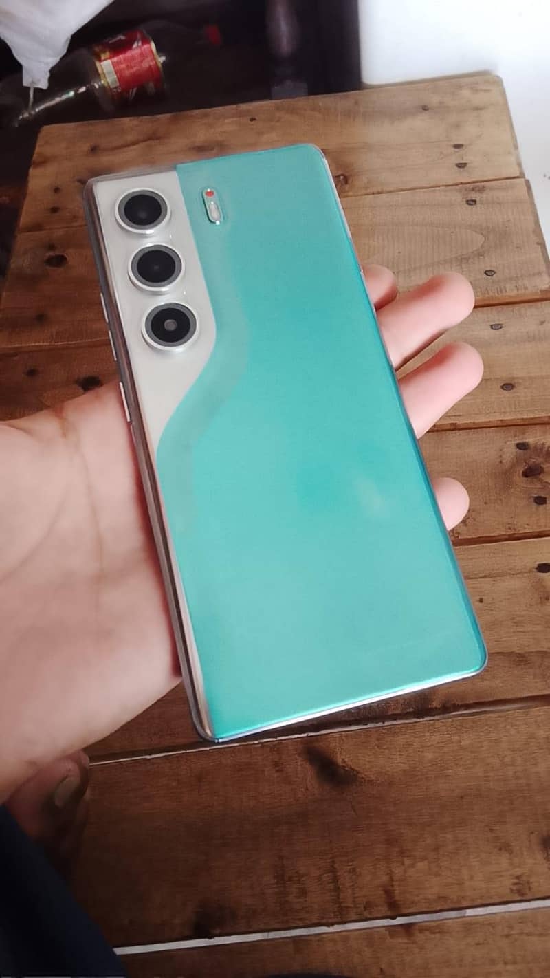 Tecno CAMON 40 Pro 2