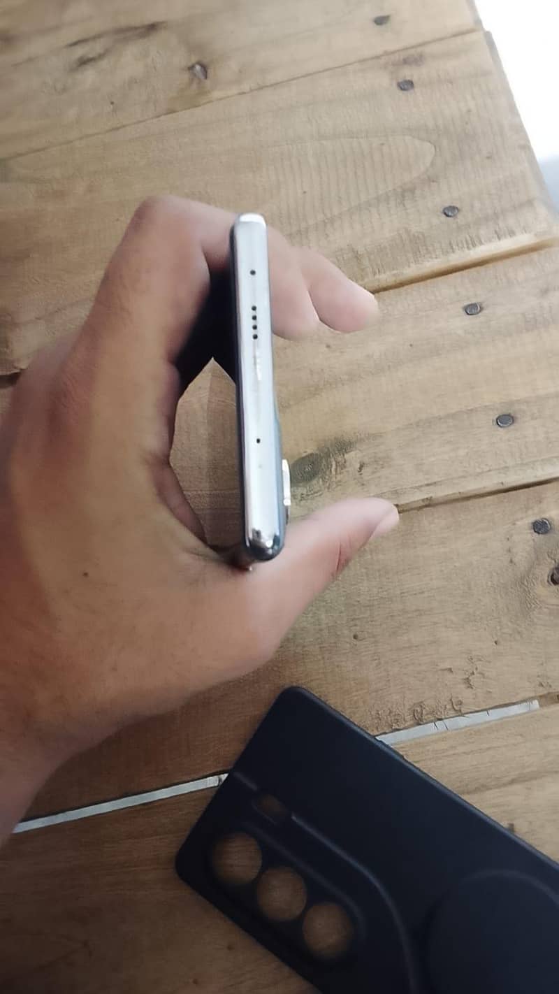 Tecno CAMON 40 Pro 5