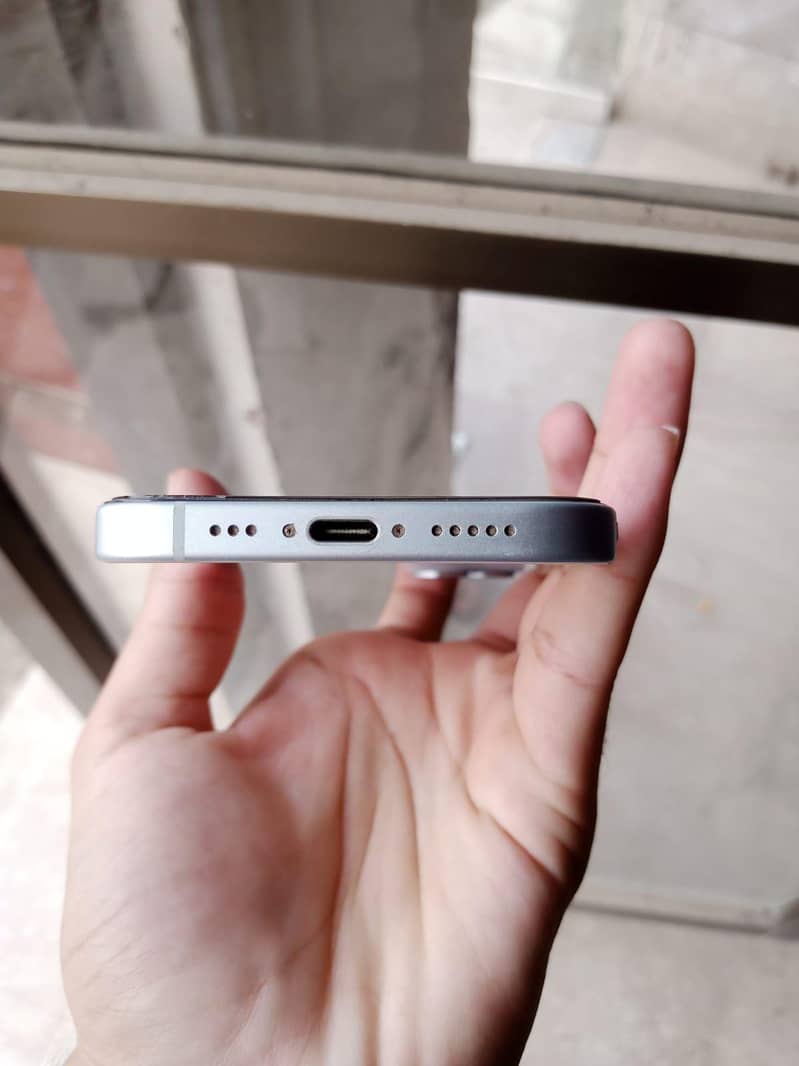 Apple iPhone 15 2