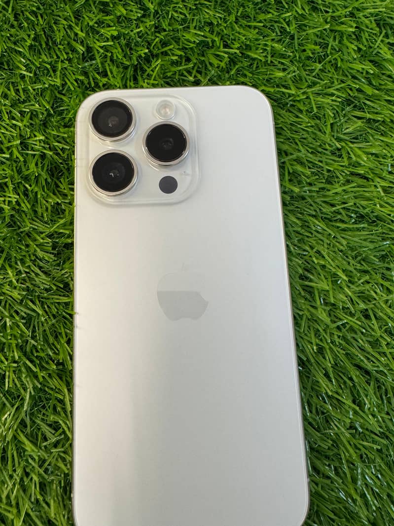 Apple iPhone 15 Pro 1