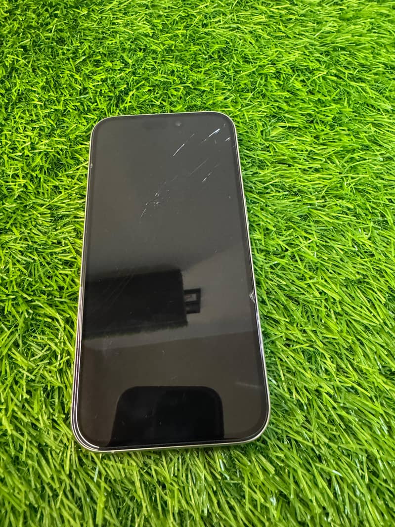 Apple iPhone 15 Pro 4