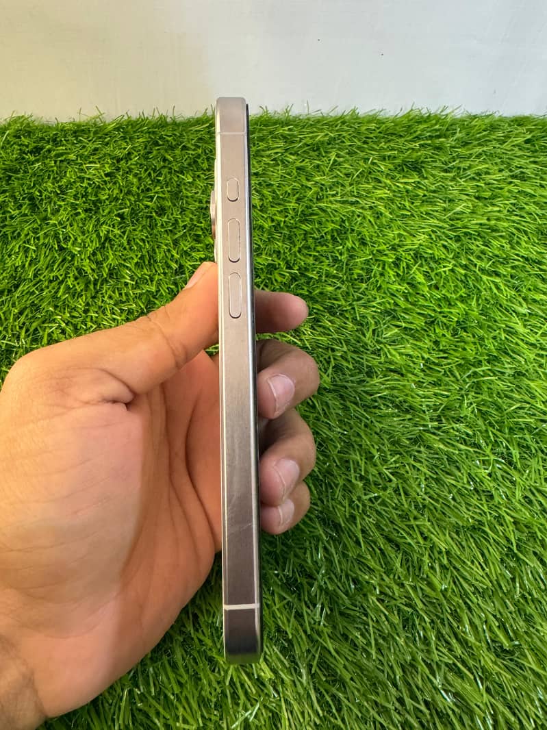 Apple iPhone 15 Pro 6