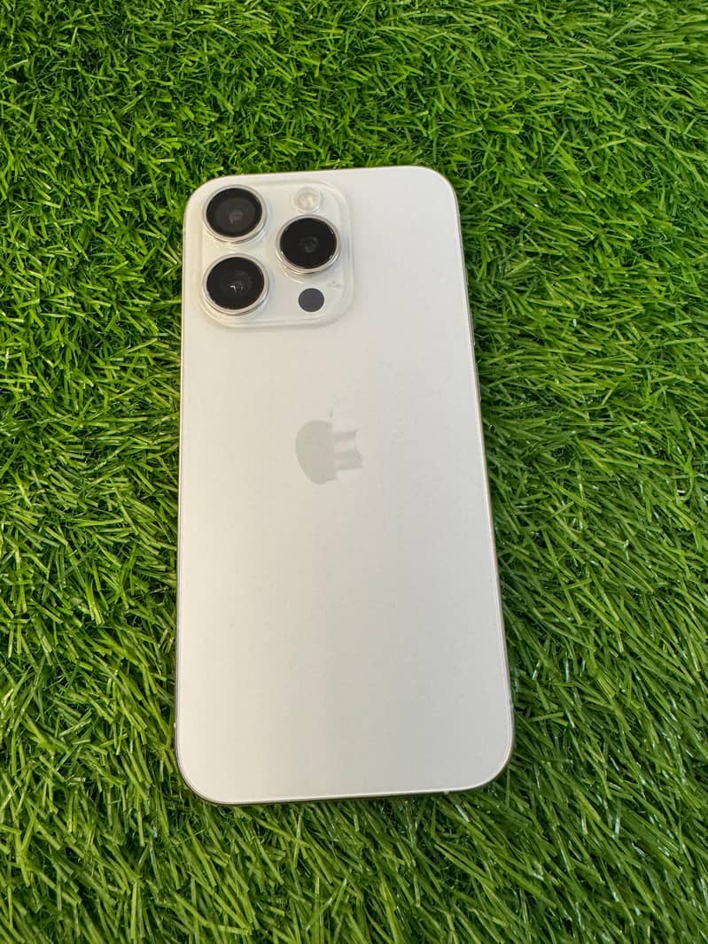 Apple iPhone 15 Pro 8