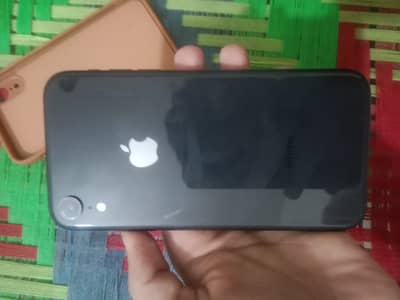 Apple iPhone XR