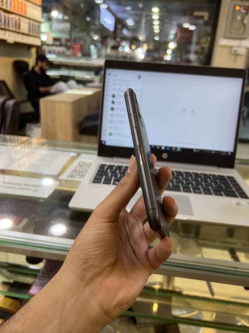 Apple iPhone 11 Pro 3