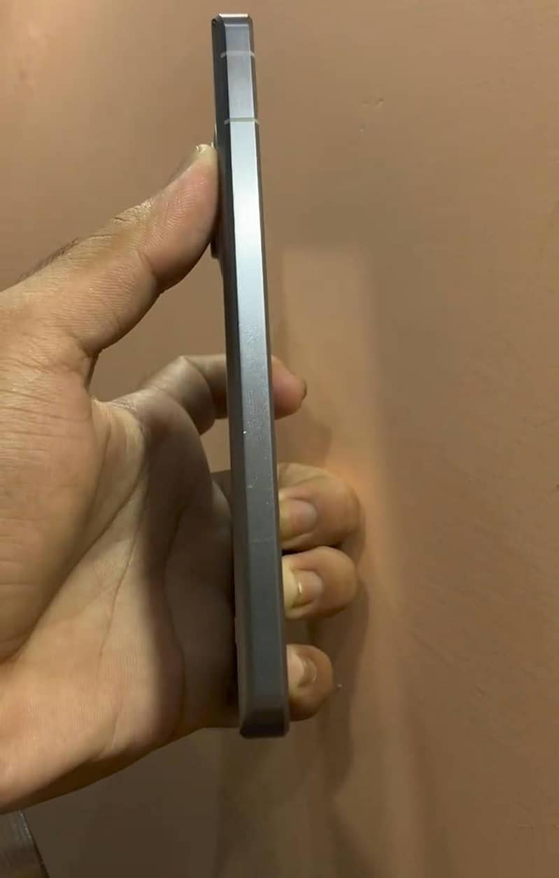 Sharp Aquos R7 2