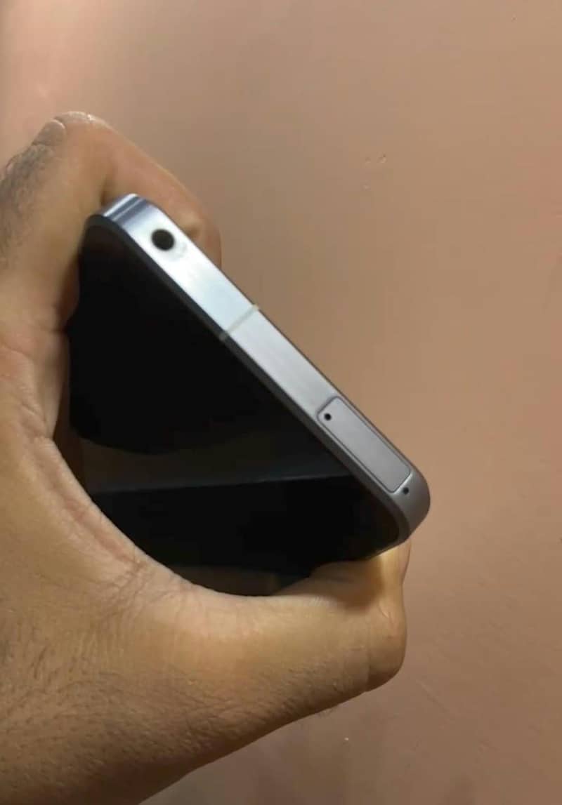 Sharp Aquos R7 4