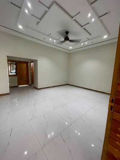 Luxury House Of 10 Marla Is Available For rent