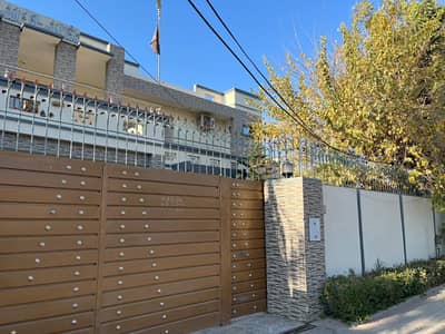 18 Marla double storey KOTHI for sale in c block old Satallite town sargodha