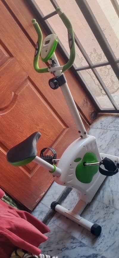 Magnatic Exercise Gym Machine / Magnatic Exercise Cycle / Gym Cycle