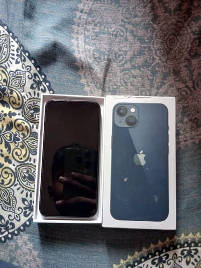 Apple iPhone 13
