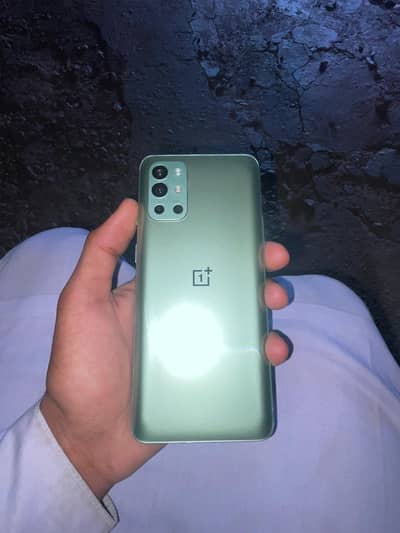 One Plus 9R
