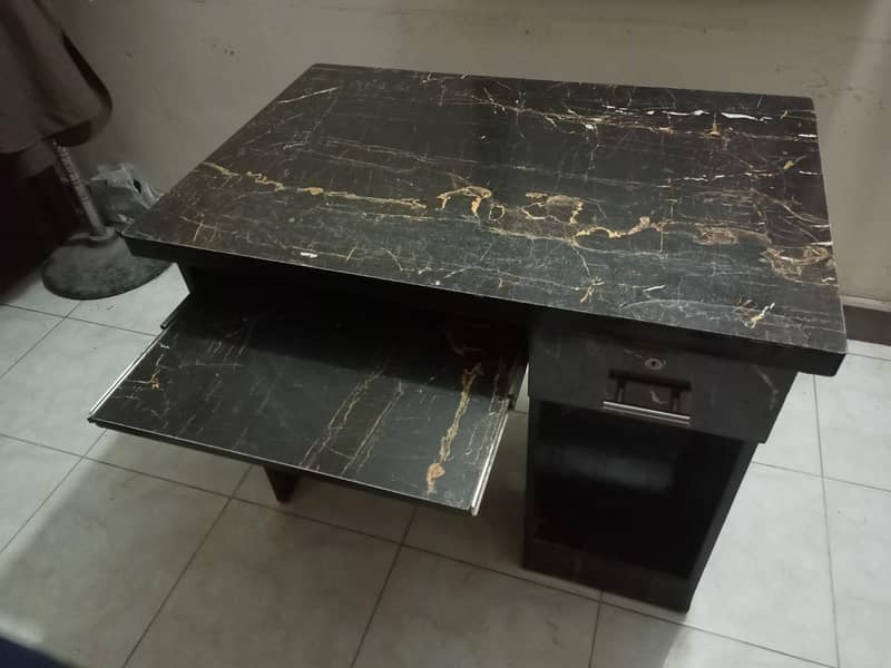Office table (only table) Great condition 0