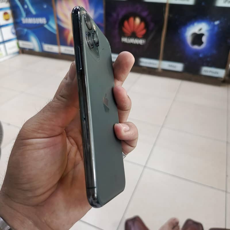 Apple iPhone 11 Pro 2