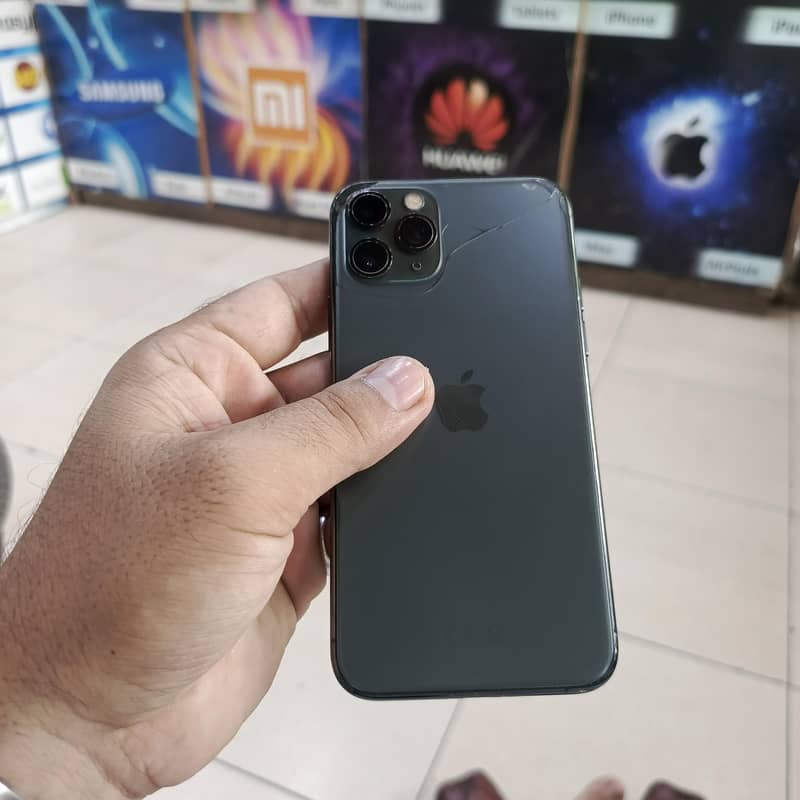 Apple iPhone 11 Pro 4