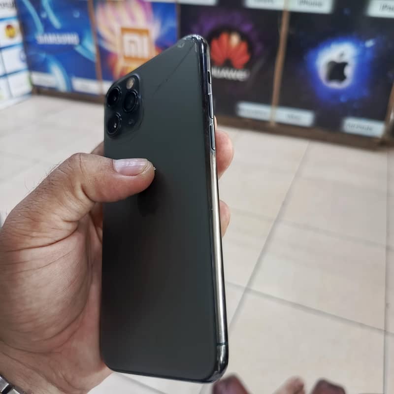 Apple iPhone 11 Pro 9