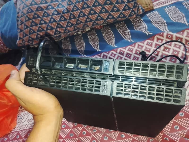 PS4 + 2 controller 3