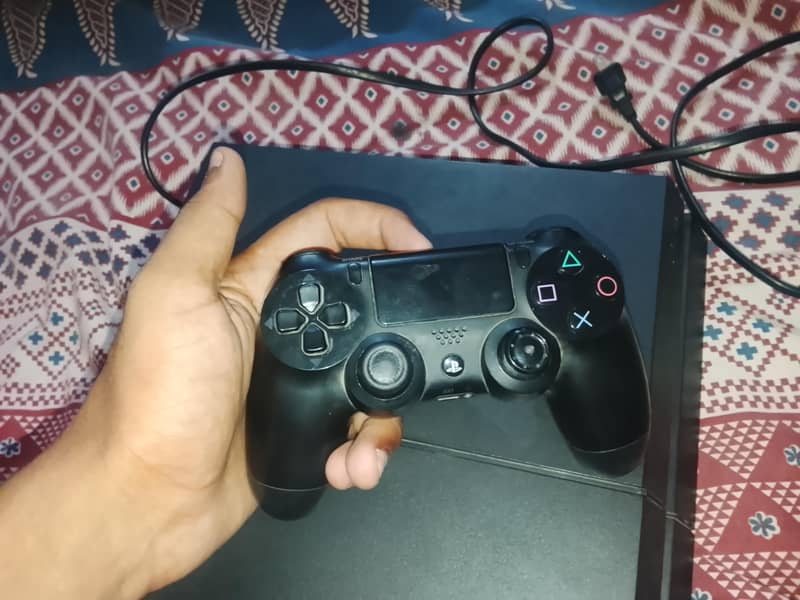 PS4 + 2 controller 4