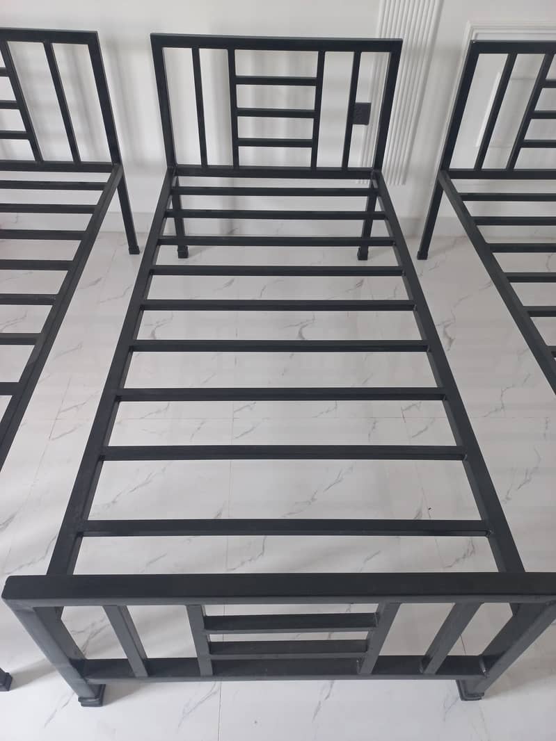 4 single bed 10