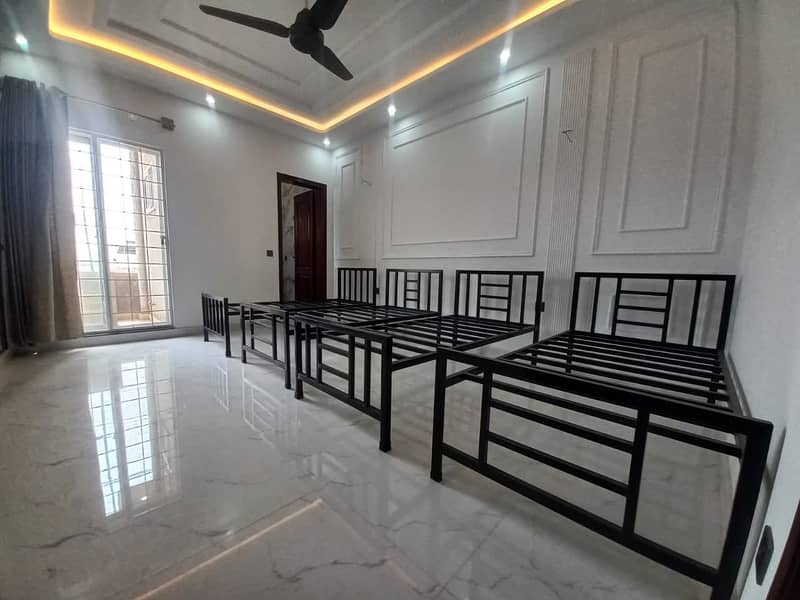 4 single bed 12