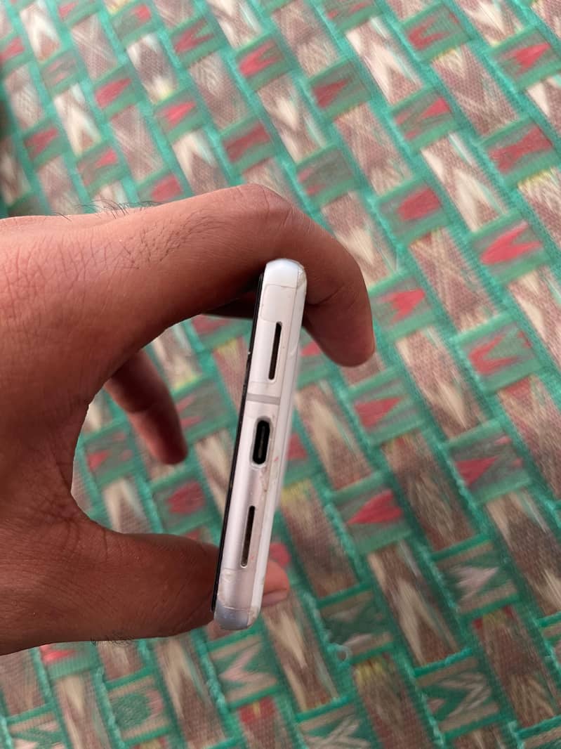 Google Pixel 7 4