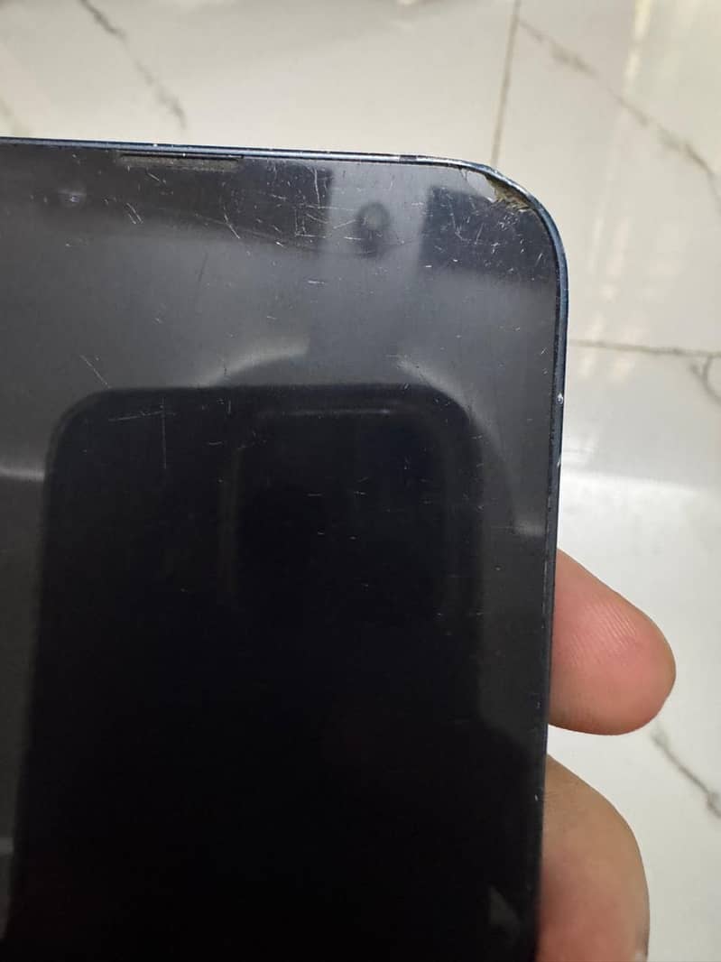 Apple iPhone 13 6