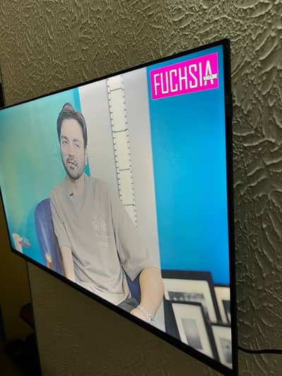 TCL 40 inch LED 3 months used BRAND NEW CONDITION