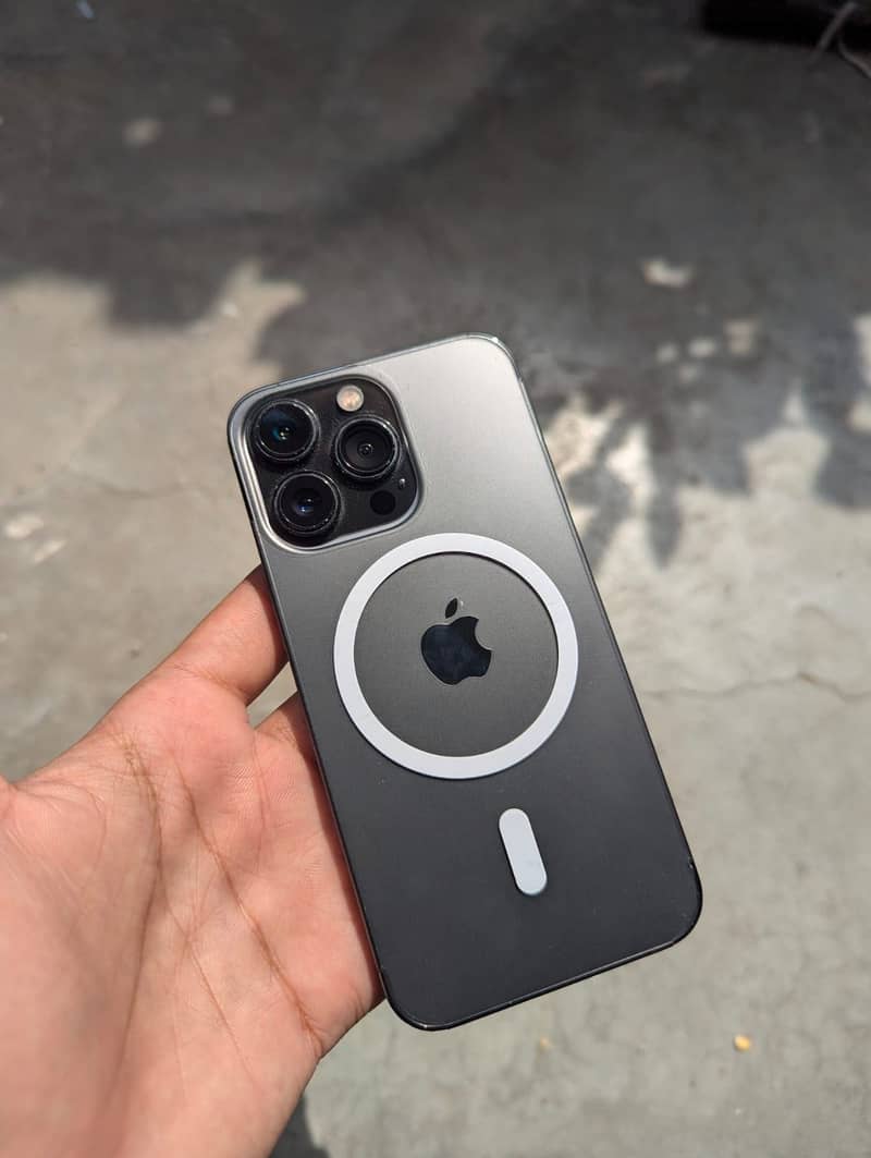 Apple iPhone 13 Pro 0
