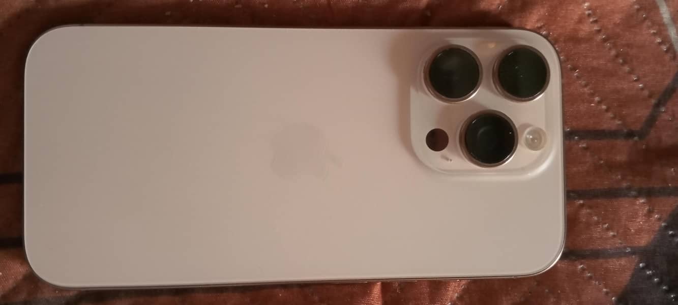 Apple iPhone 16 Pro 0